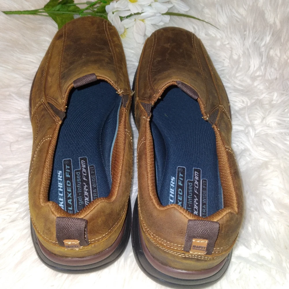New Skechers Men's 12 Leather Brown Relaxed Fit Gel Memory Foam Slip On Loafer